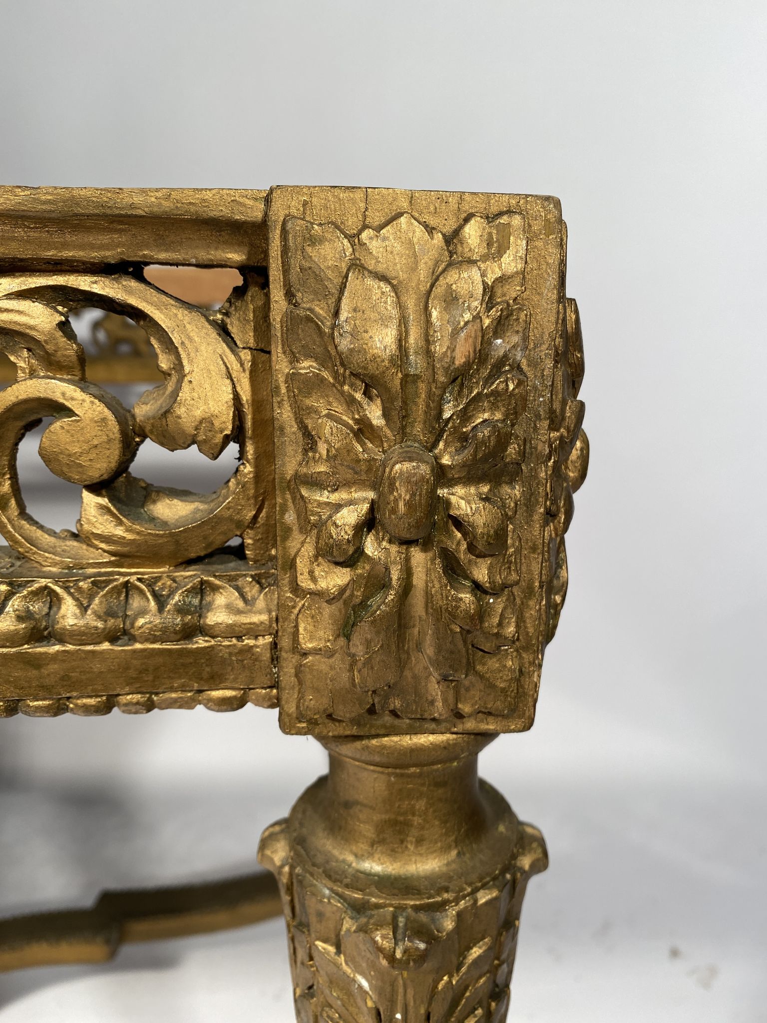 Middle wooden table with green-golden patina Louis XVI style, nineteenth century.