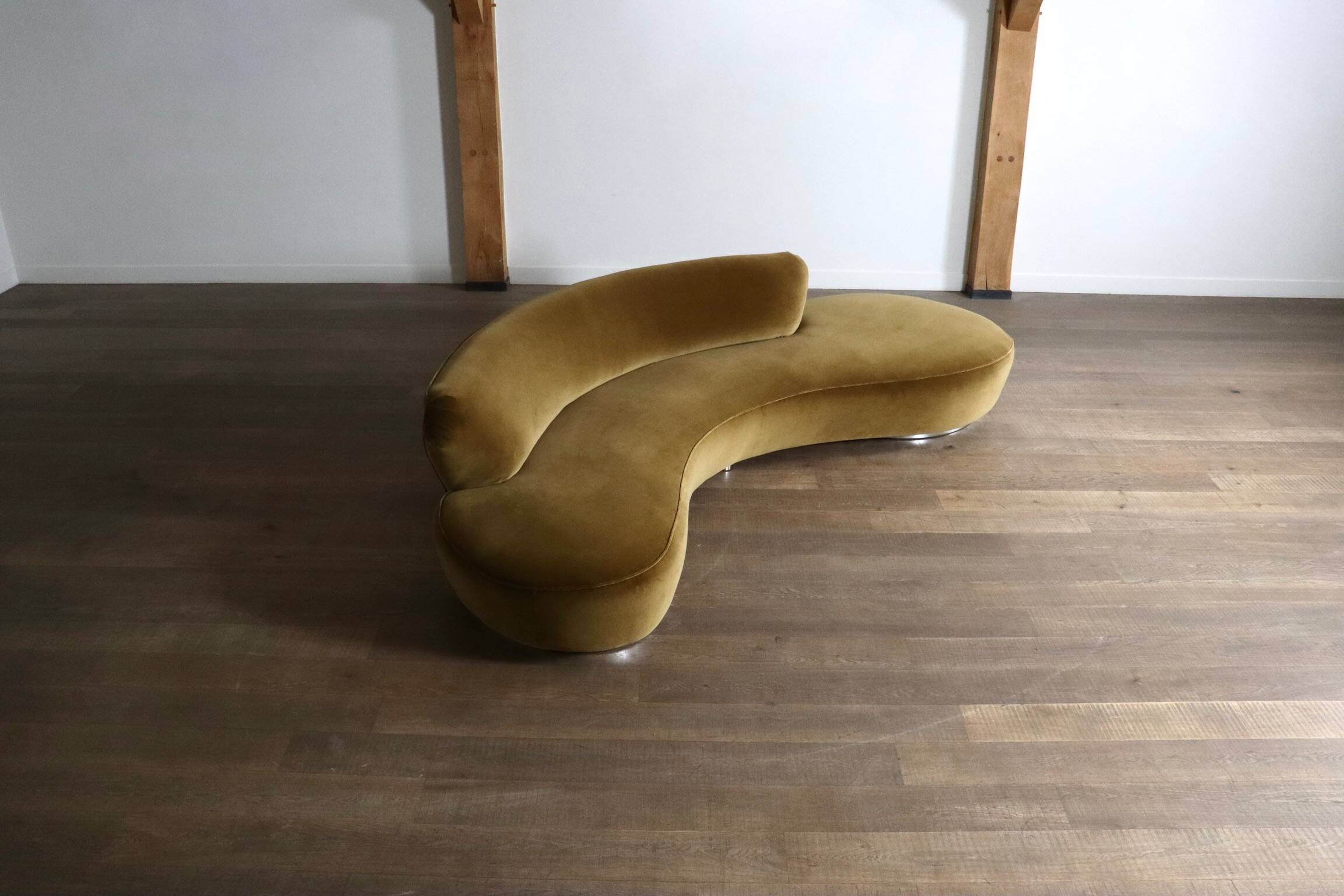 Vladimir Kagan serpentine sofa in velvet for Directional USA 1999