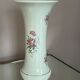 Vase en porcelaine de  hollohàza avec des motifs floraux