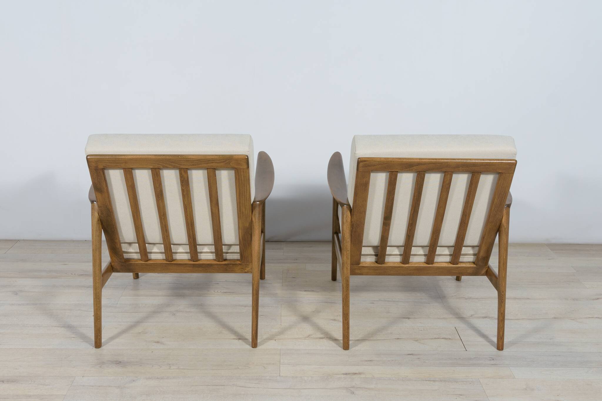 300-139 Armchairs from Swarzędzka, 1960s, Set of 2