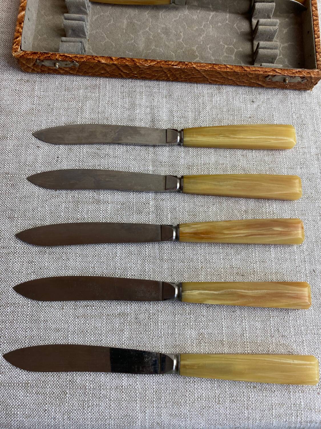 Bakelite and stainless steel knives