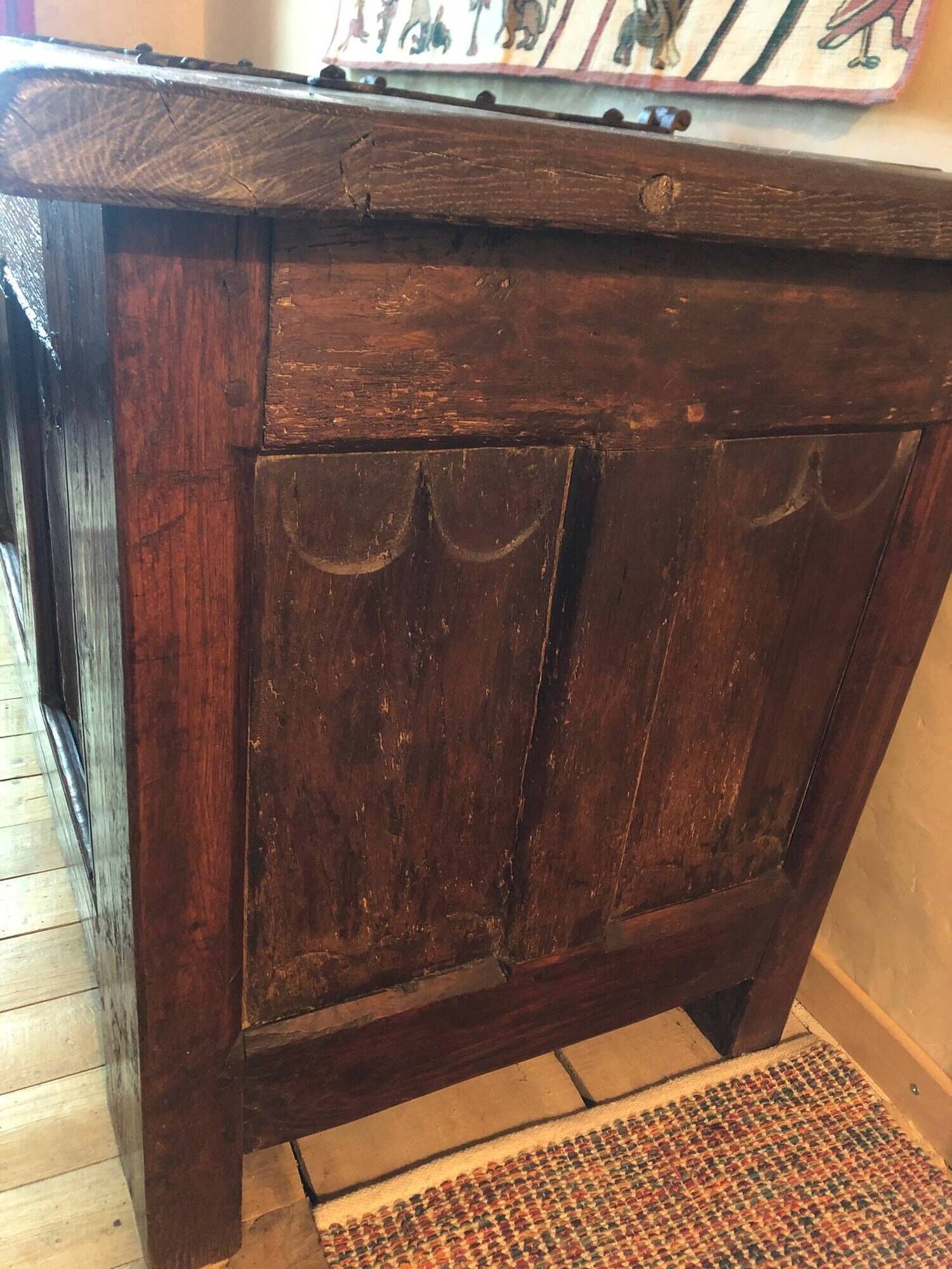 15th-century chest – panels with parchment pattern / napkin folds (coll