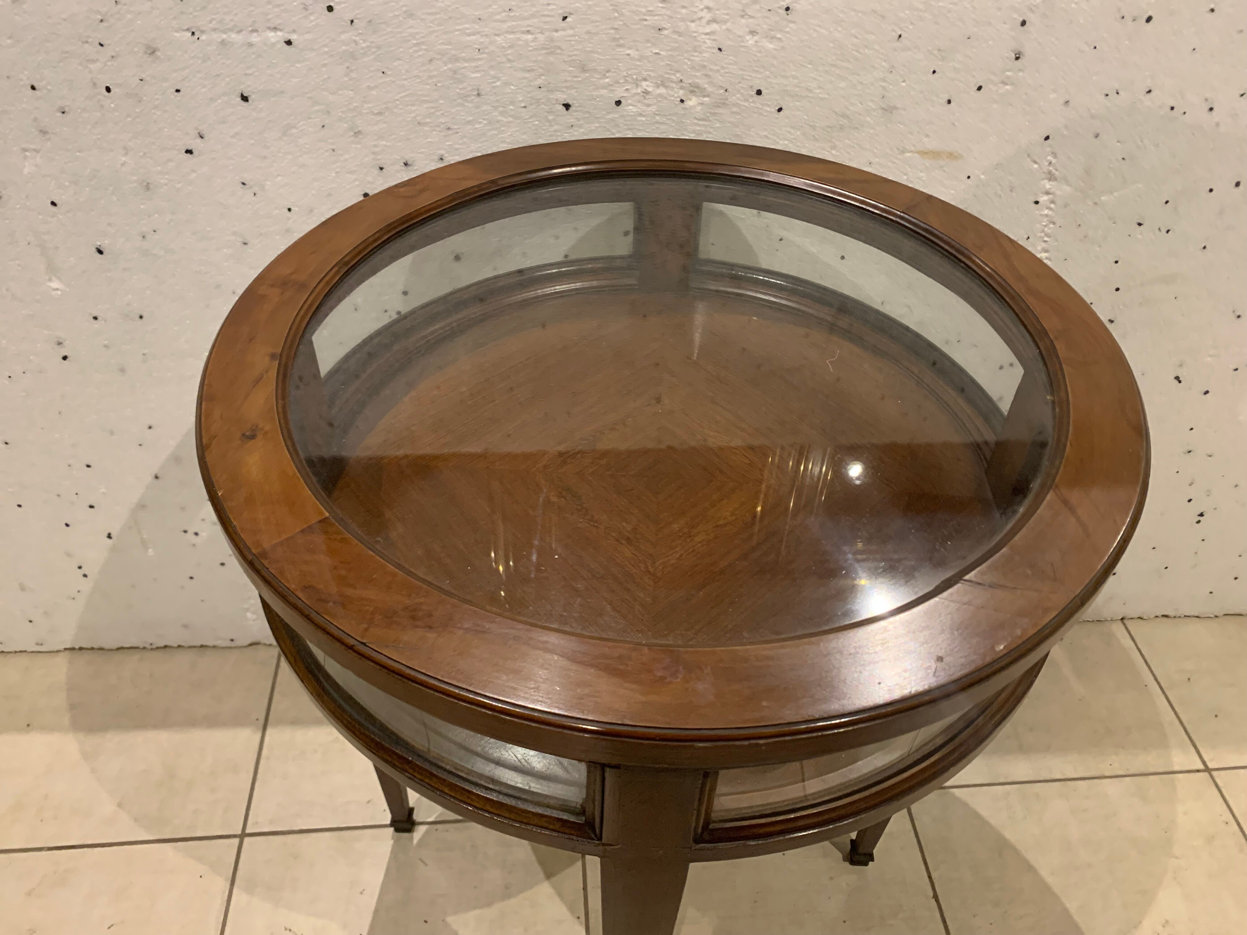 Pedestal table Louis XVI style showcase with removable top XX century