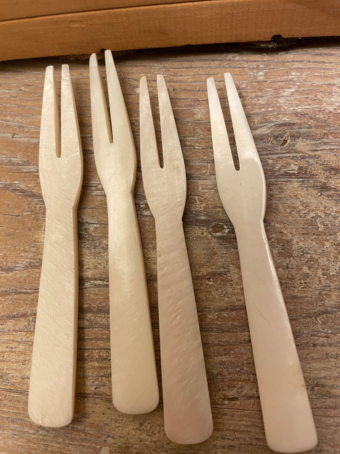 Set of 16 tapas forks and 14 scoops of sorbet