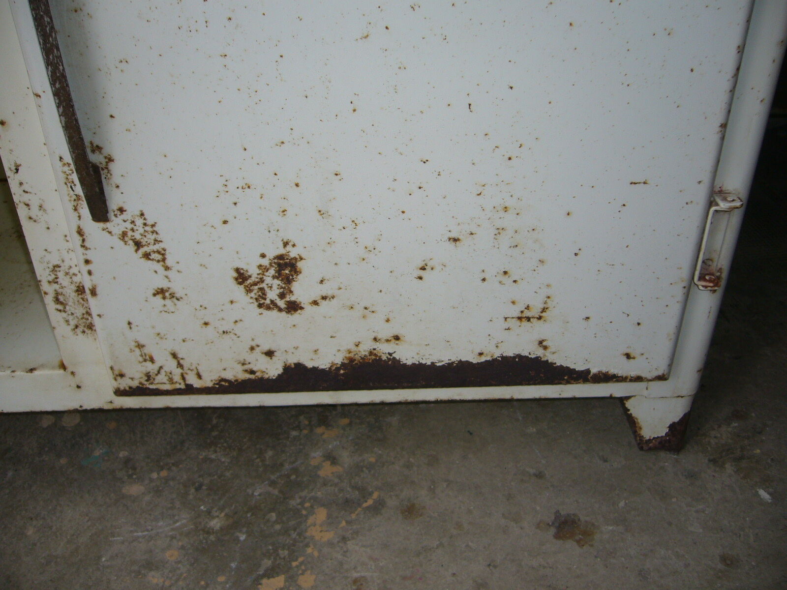 Three-door metal cabinet old CDS France