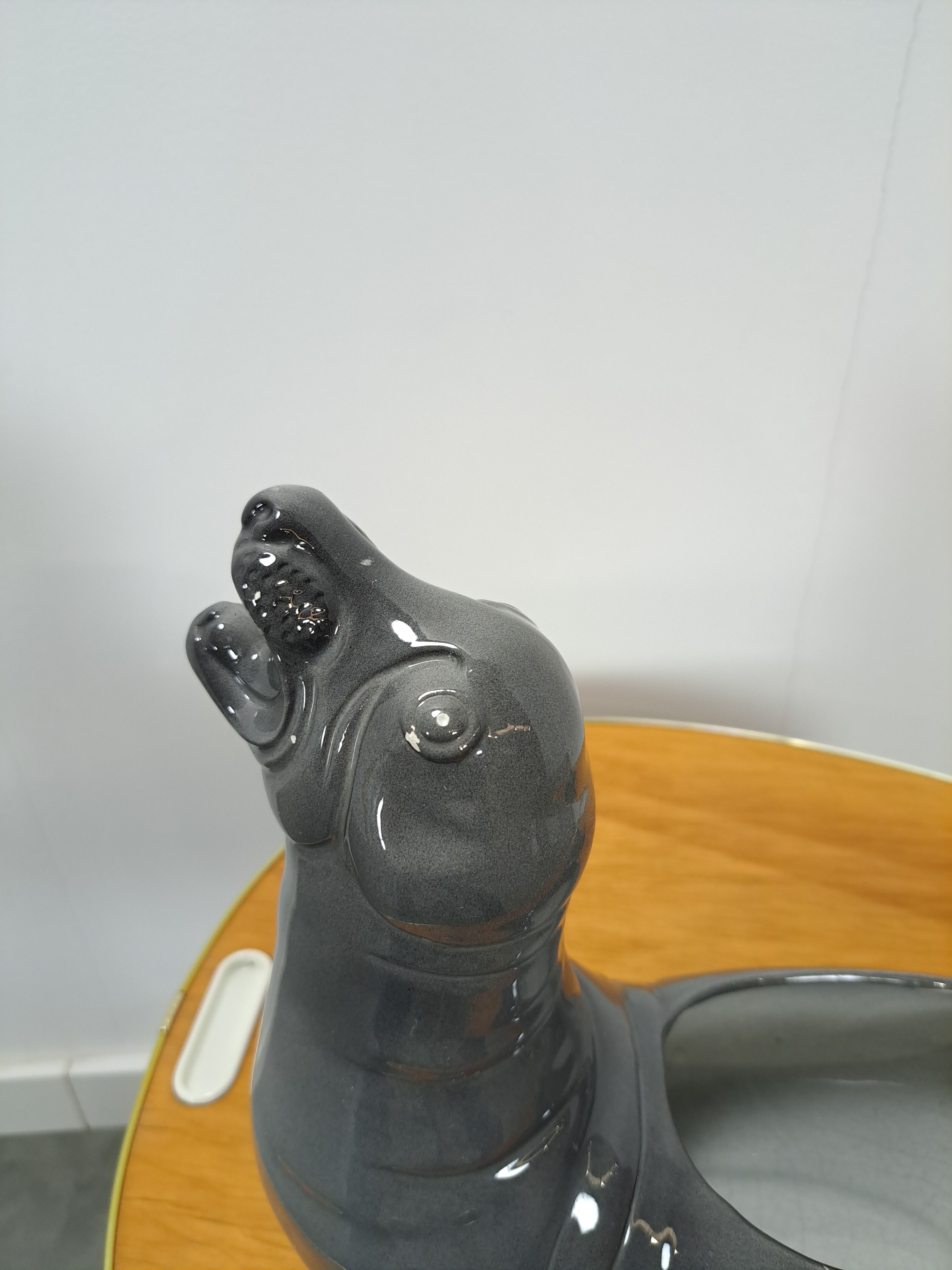 Porcelain vintage flowerpot seal