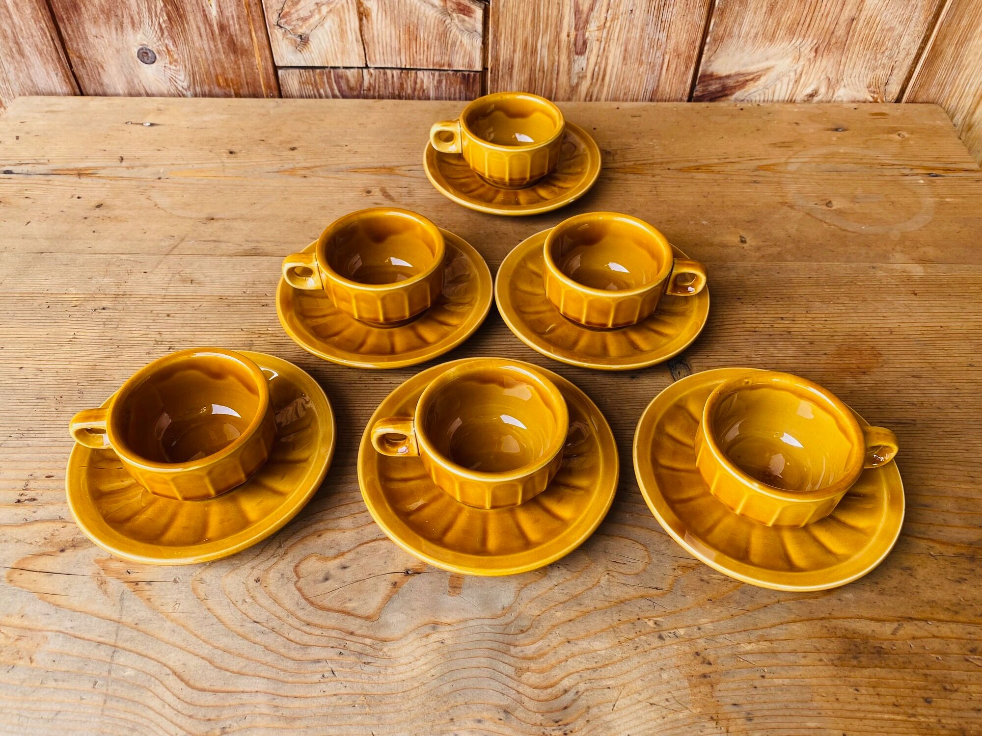 Set of 6 cups and under cups of vintage bistro coffee.