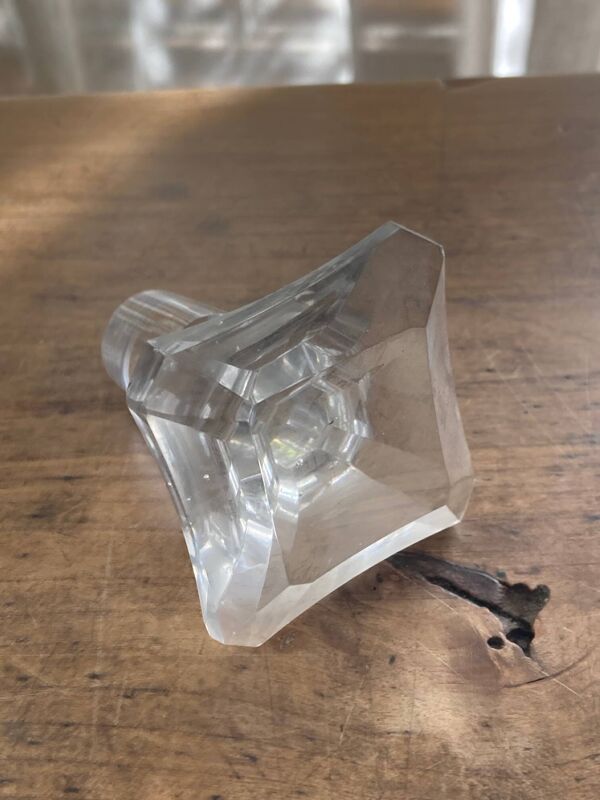 Carafes en cristal avec bouchons