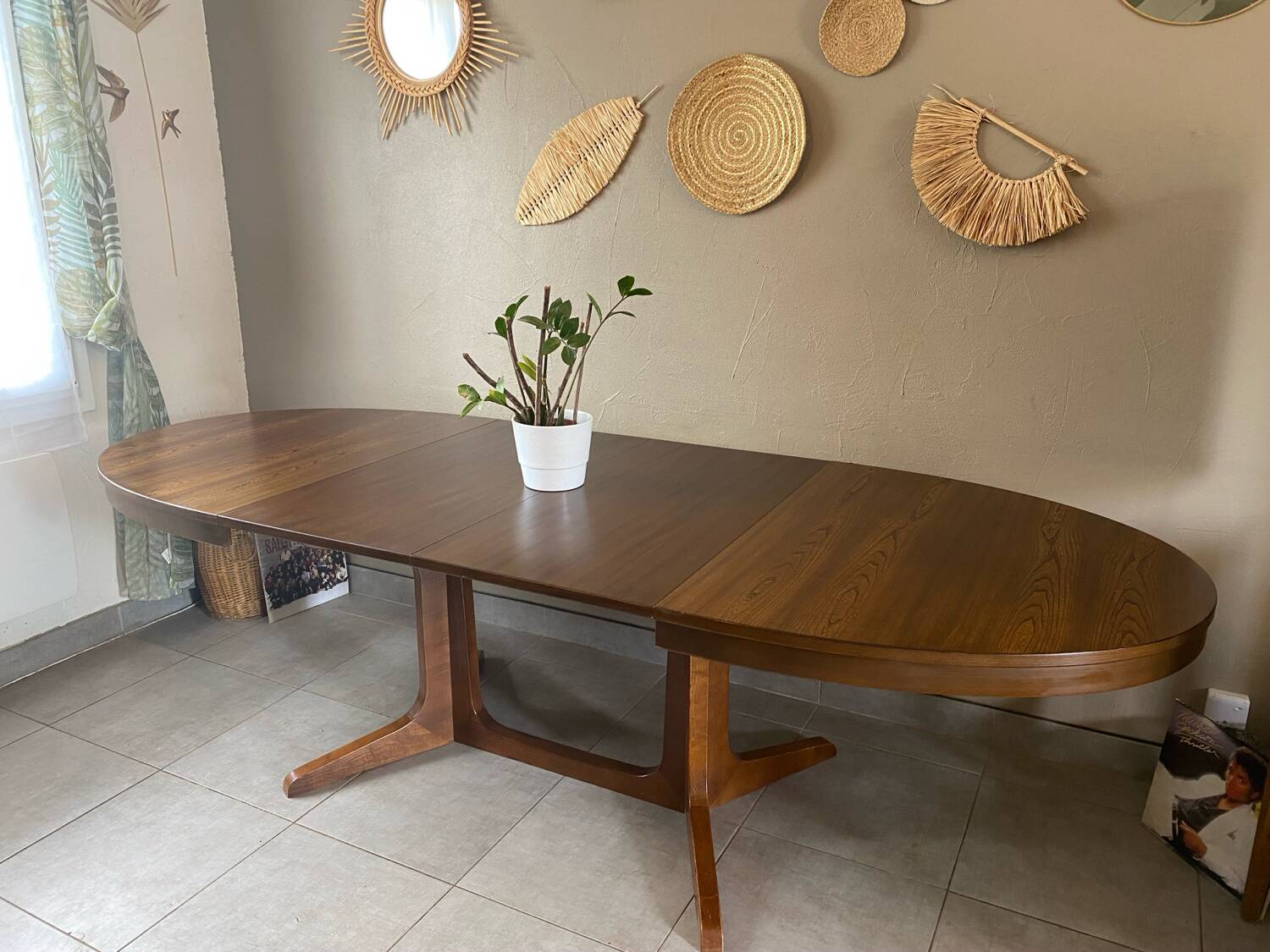 Vintage oval Baumann table