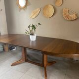 Vintage oval Baumann table