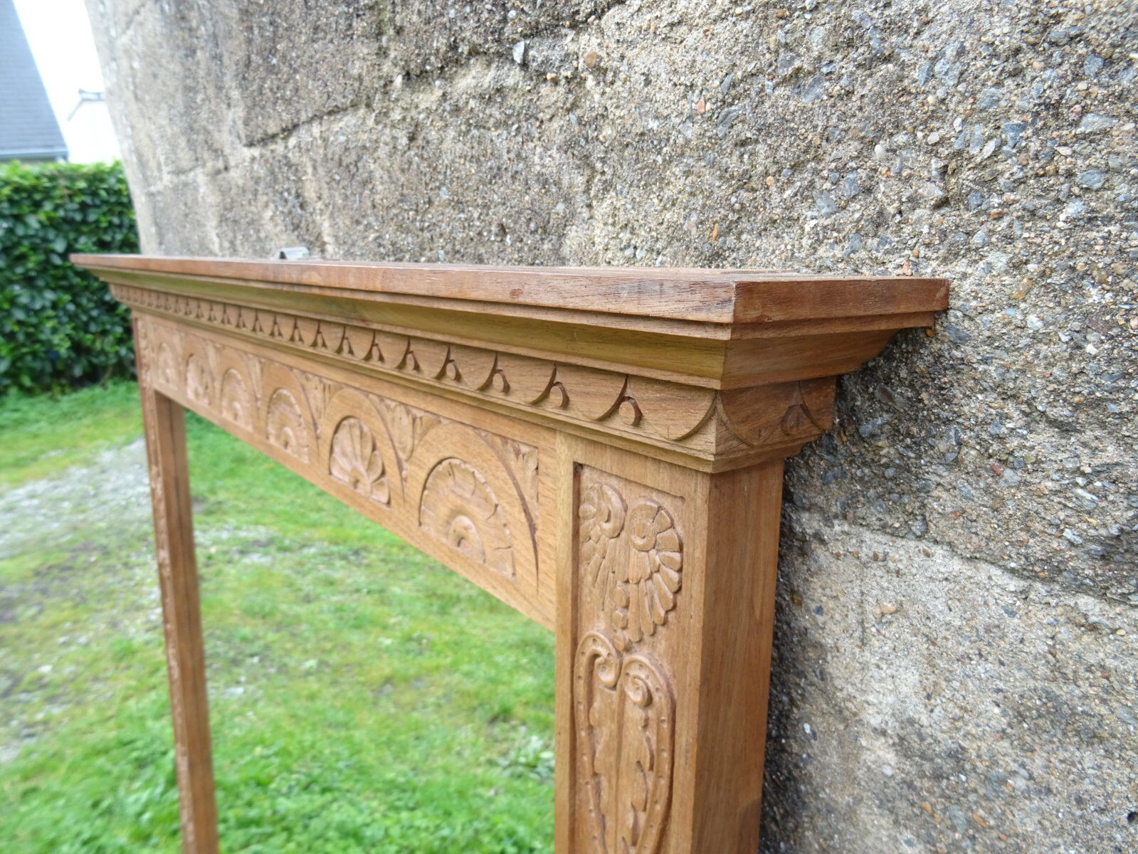 Sculpted mirror 130 x 117 cm