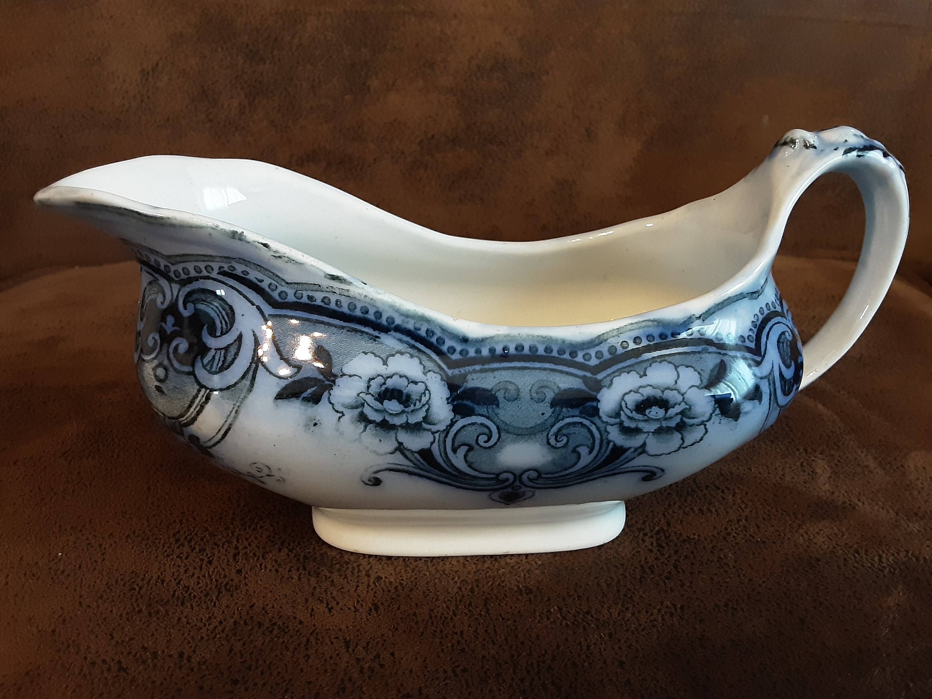 Sugar bowl F & Sons L TD Burslem