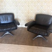 Set of 2 leather swivel lounge chairs De Sede DS-31