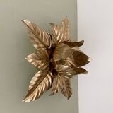 Vintage wall light in gold metal with leaf decorations
