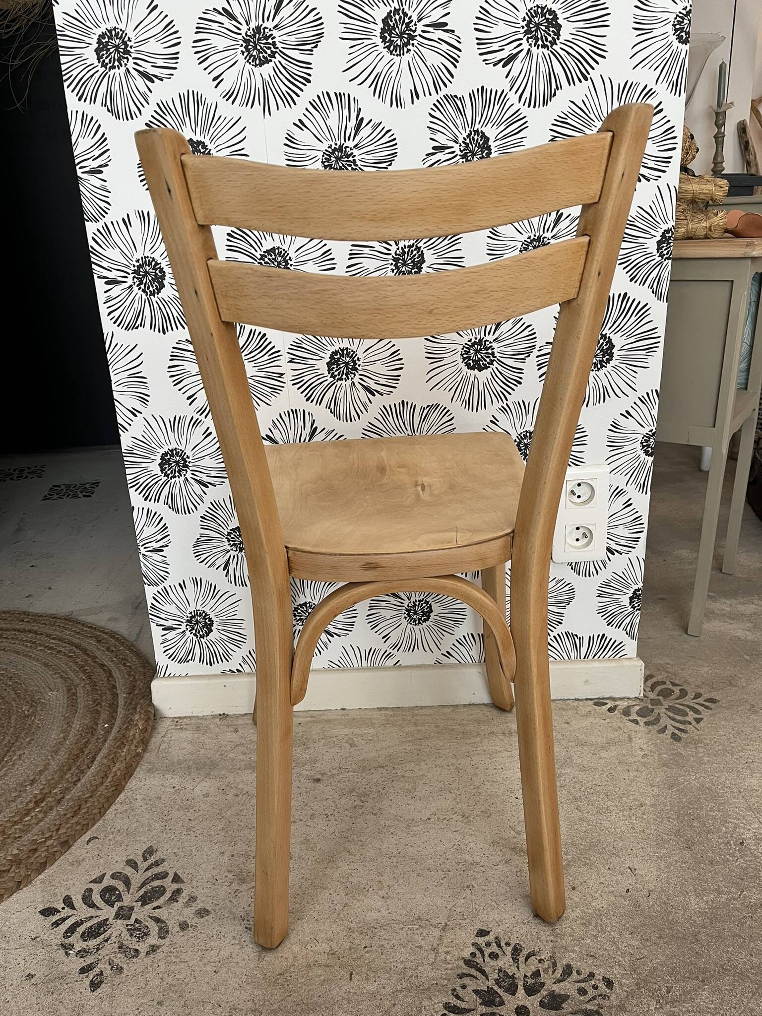 Chaise Baumann bois Nao style scandinave esprit bistrot