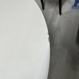Table ronde avec pied tulipe