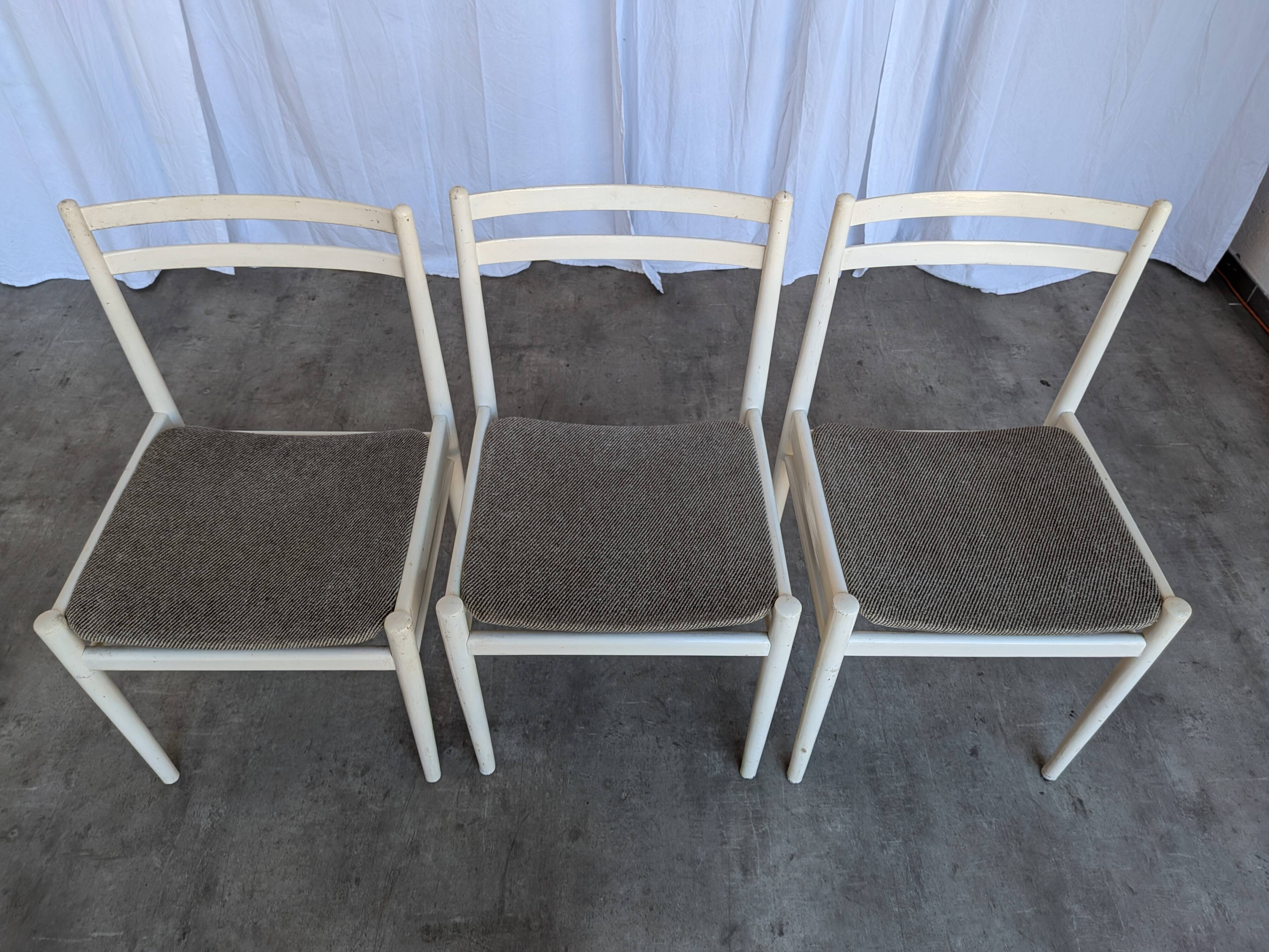 Set of 3 vintage stol kamnik white wooden chair: 1970s scandinavian design