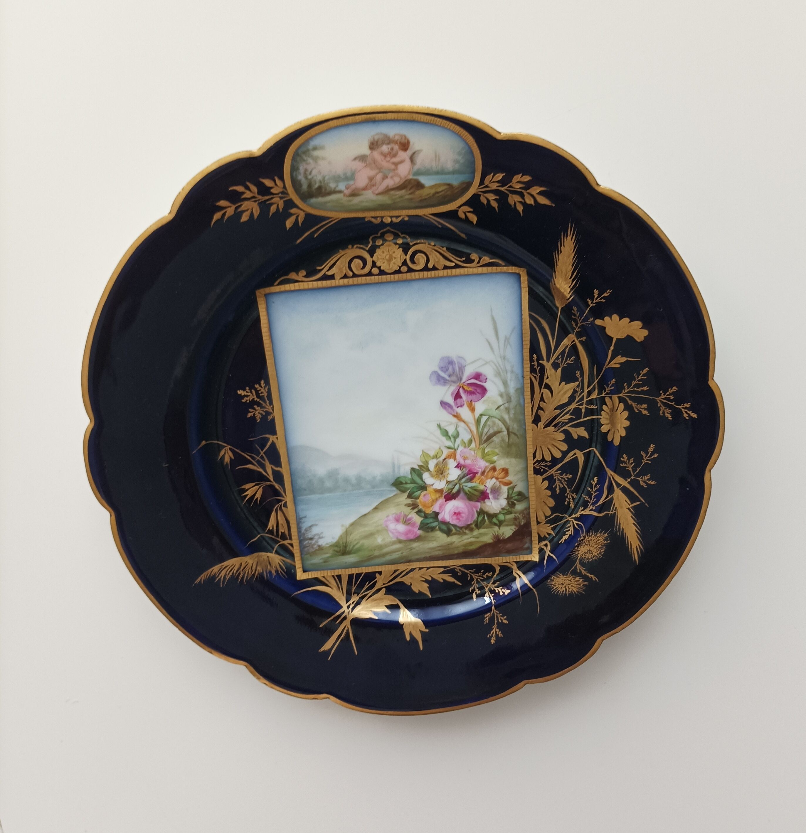 Assiette en porcelaine fine G Buisson Lyon
