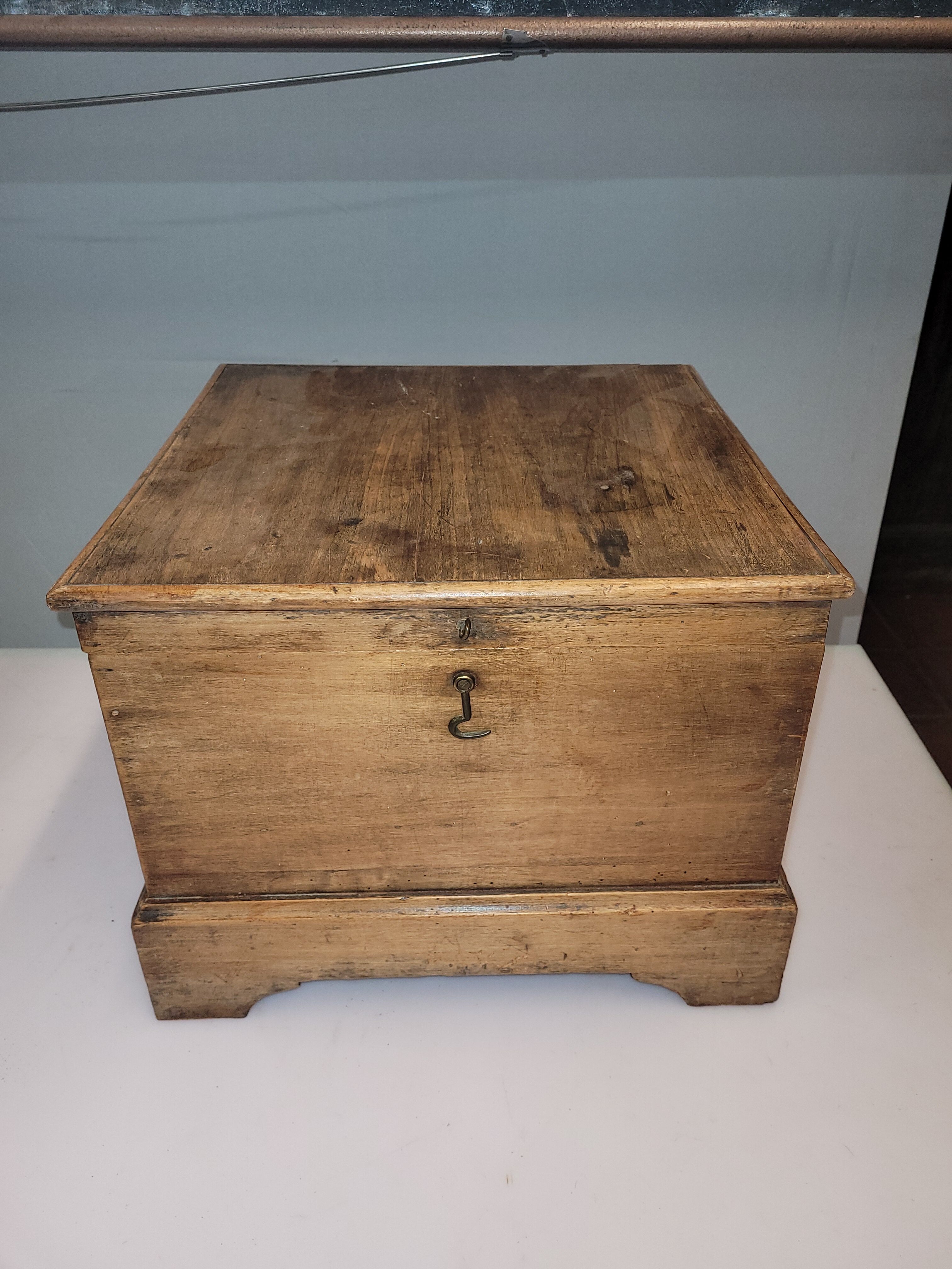 Coffre en bois
