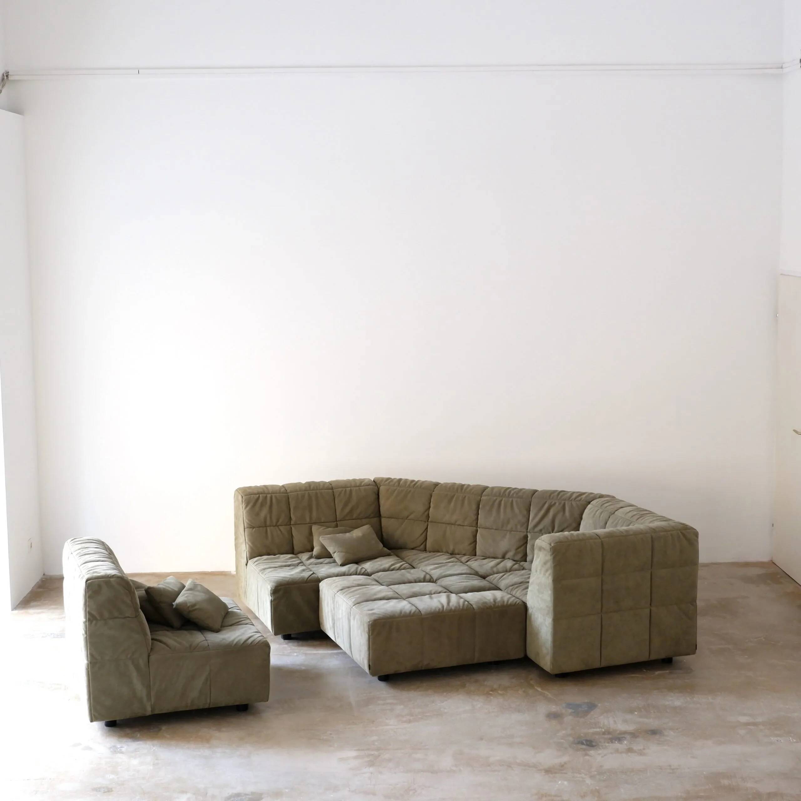 “Castell” sofa by Hans Hopfer for Neue Wiener Werkstätten