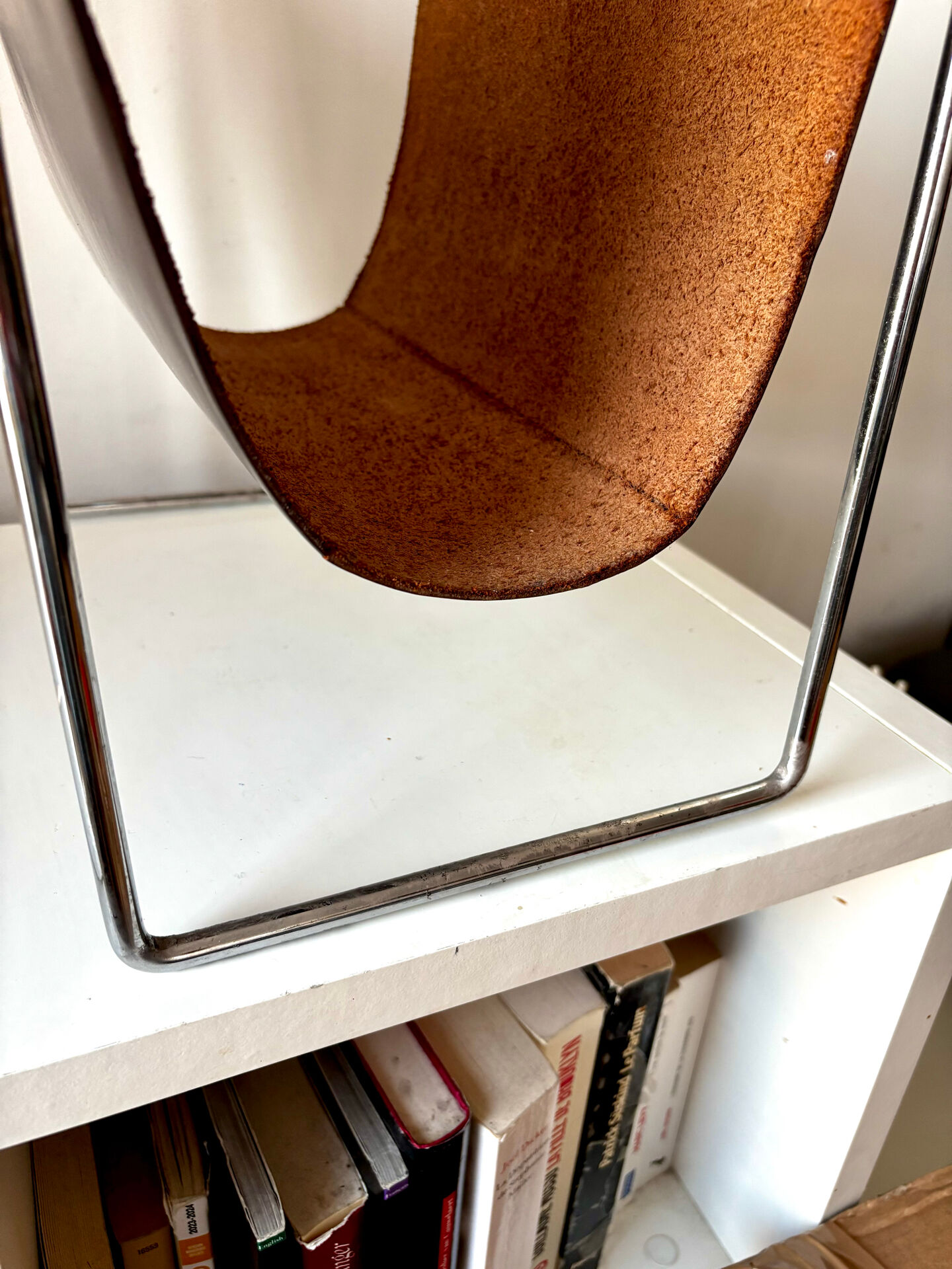 Leather and chrome magazine rack Brabantia