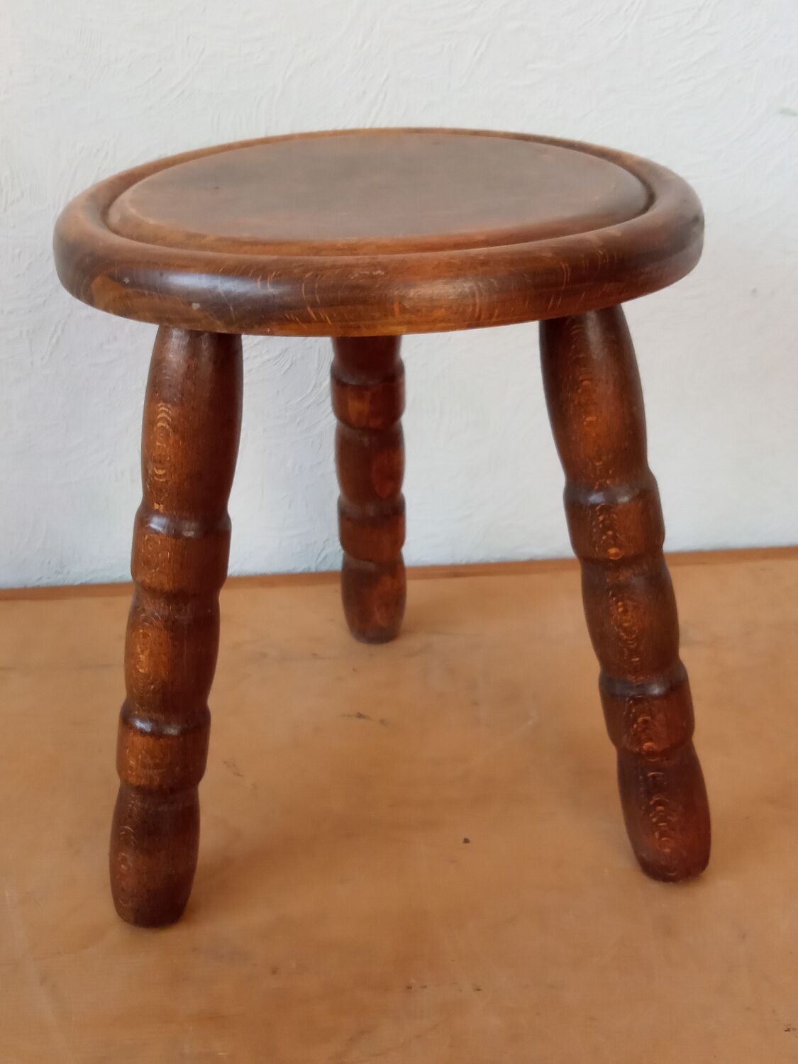 Tripod stool
