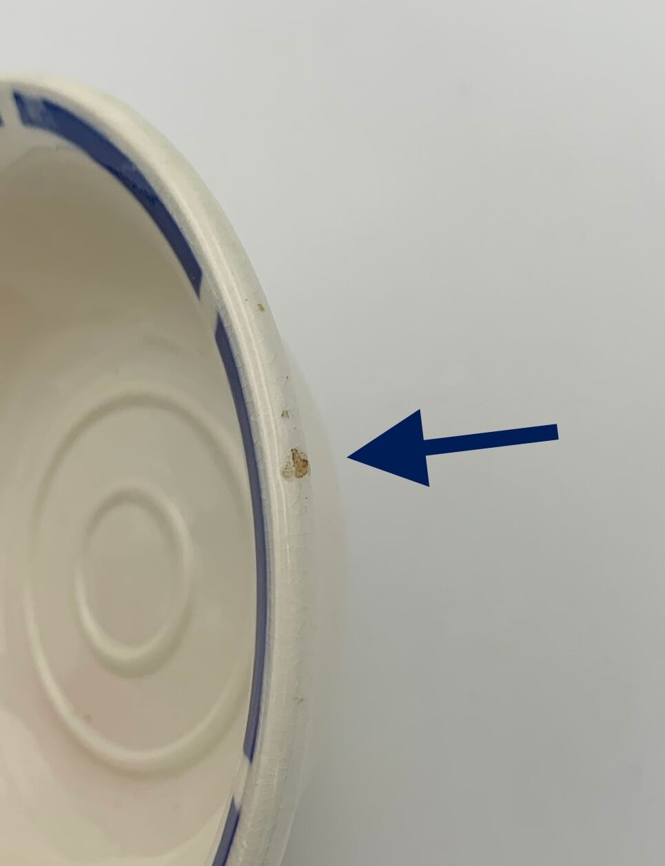 Two vintage cups in white earthenware, blue ledé 1950