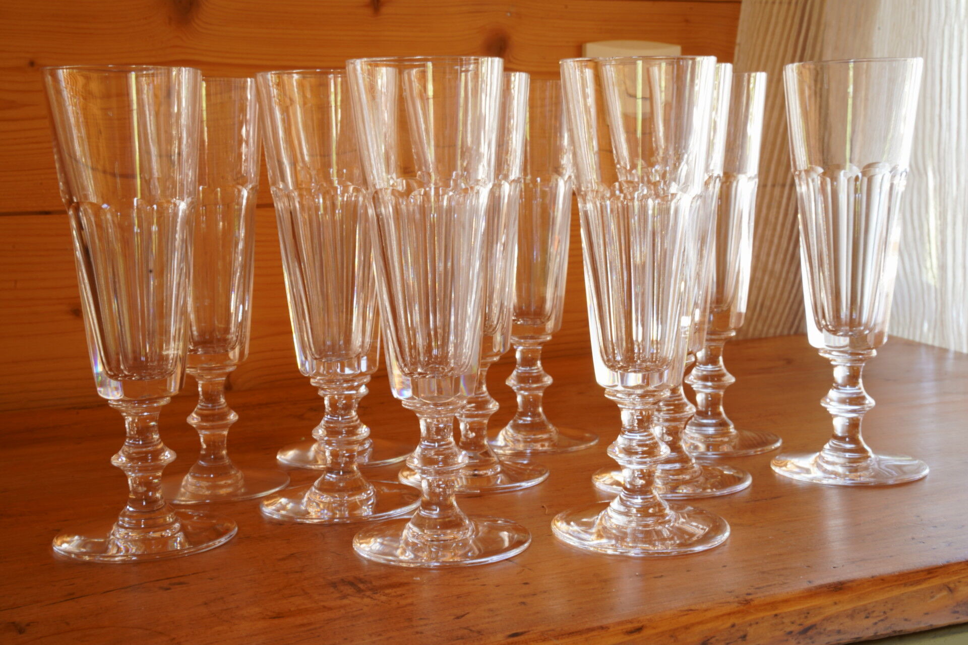 Ensemble de 11 flûtes cristal de Saint-Louis - Modèle Caton