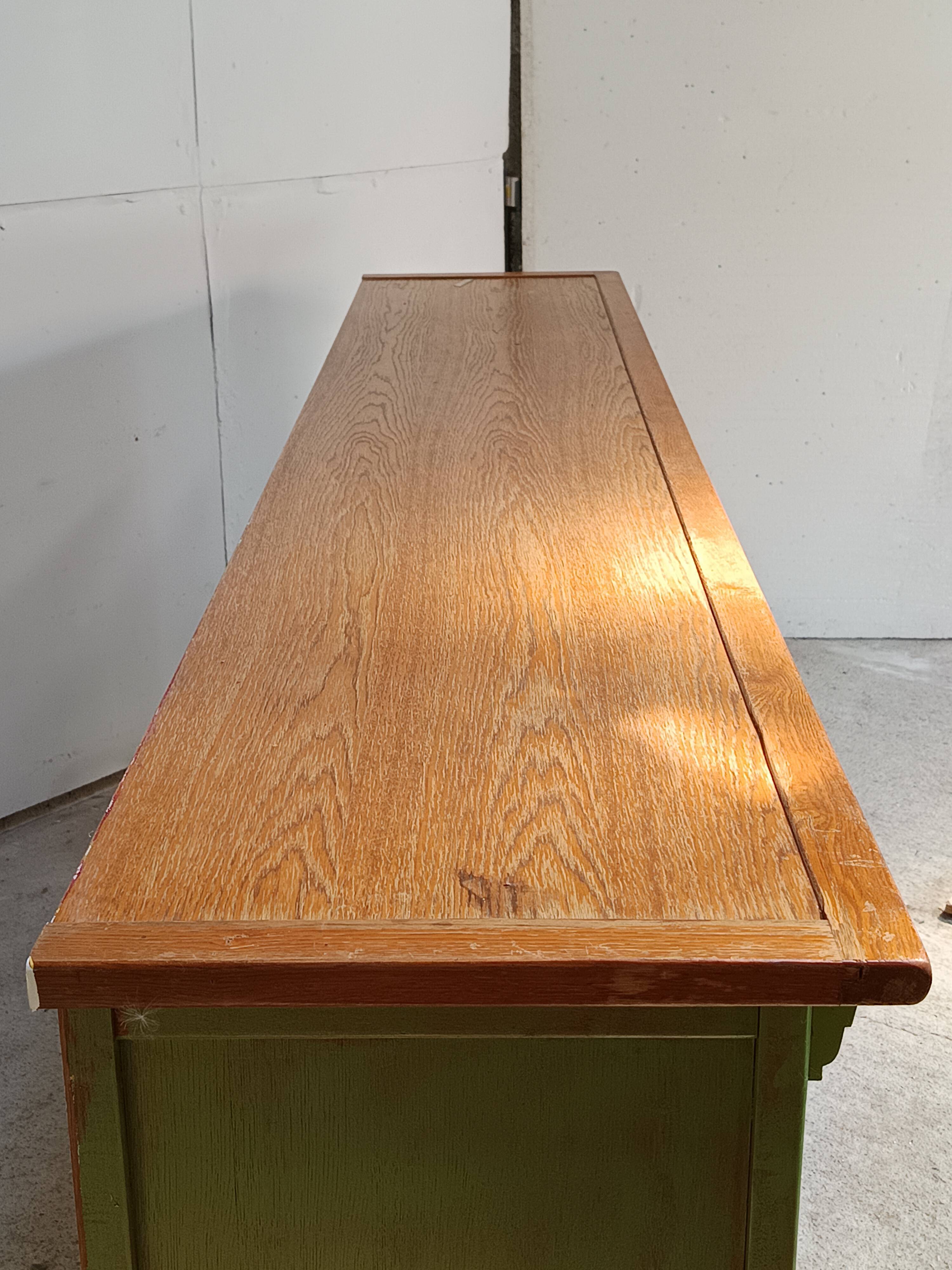 Ancien comptoir en bois