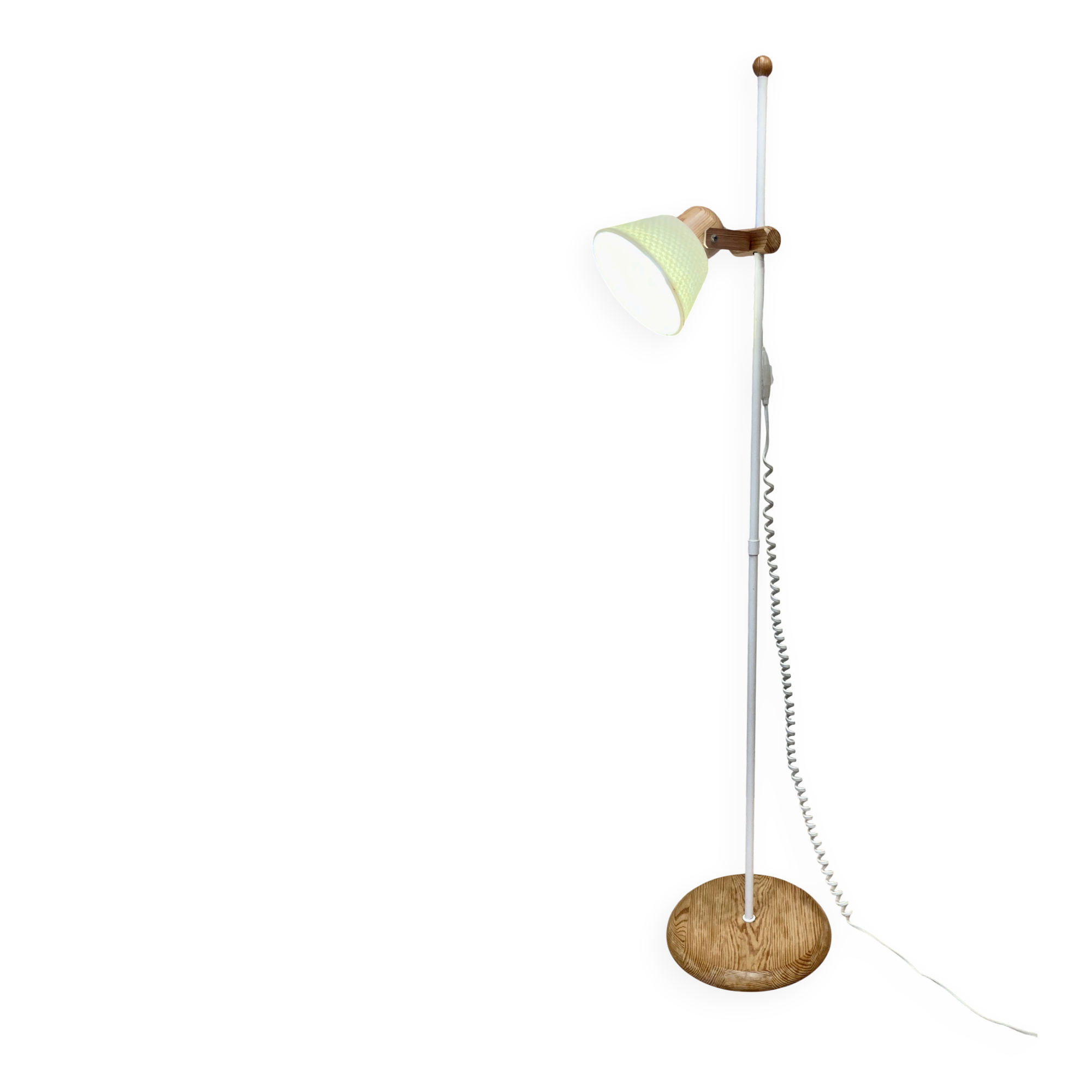 Modular scandinavian design floor lamp.
