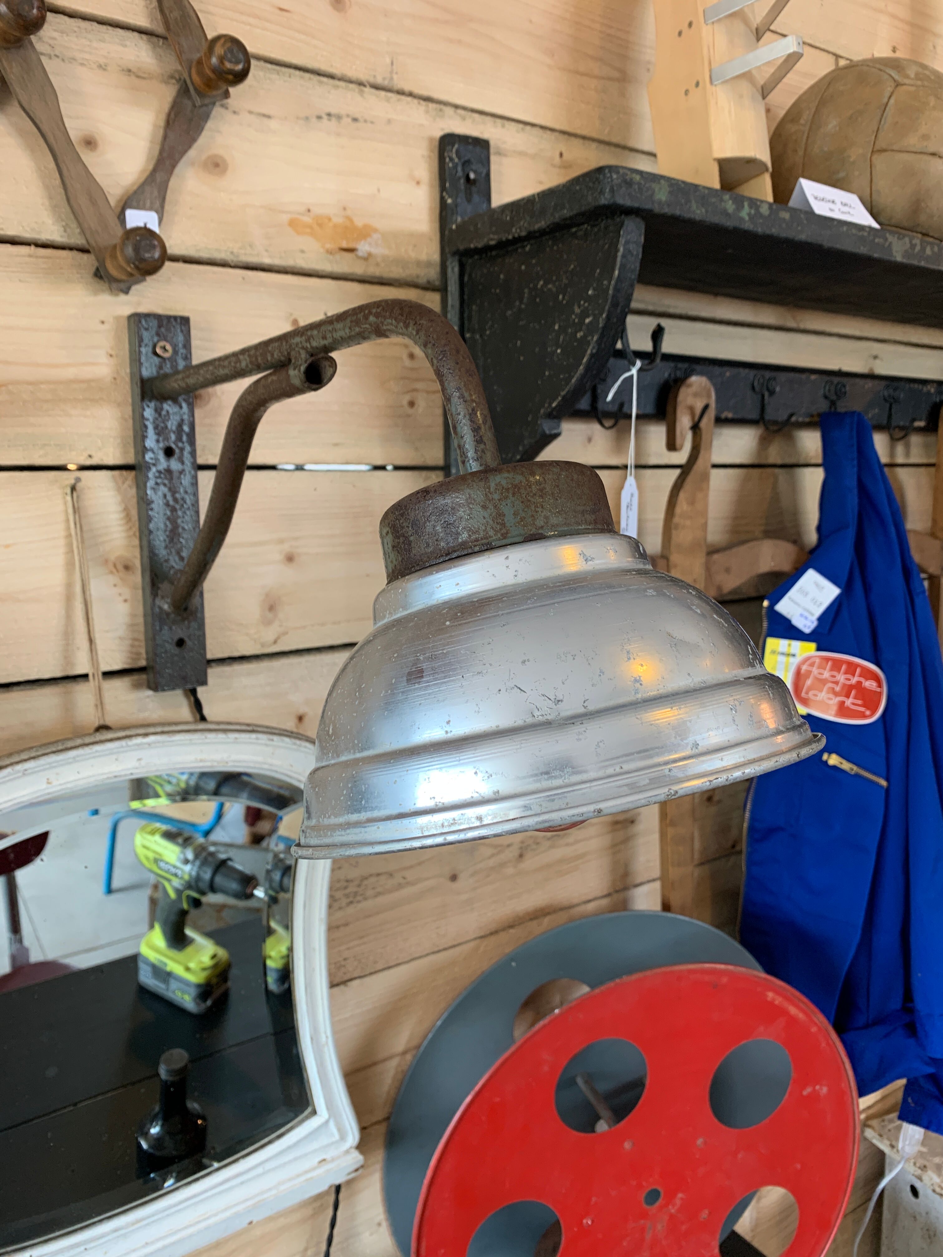 Industrial wall lamp