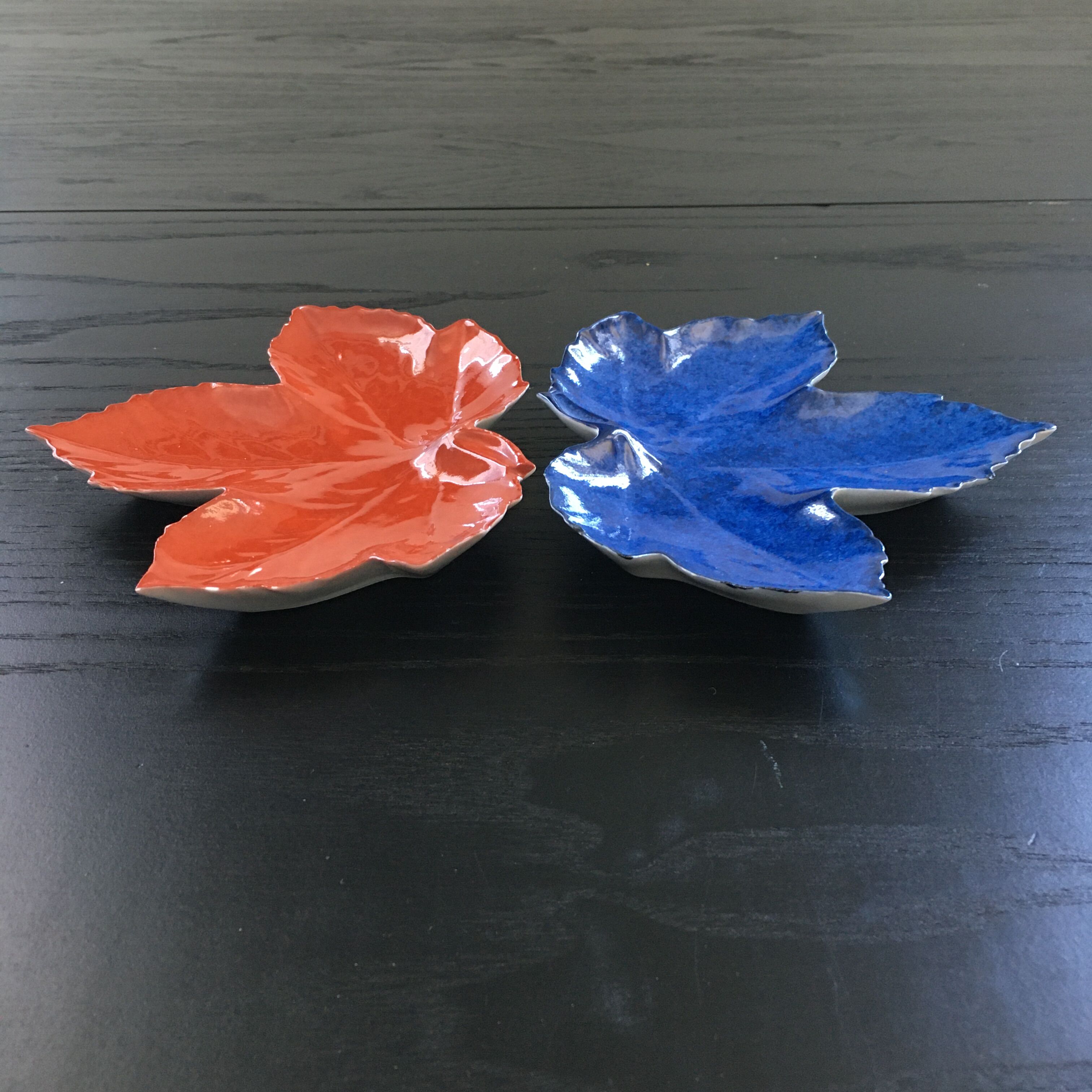 Pair of leaf cups