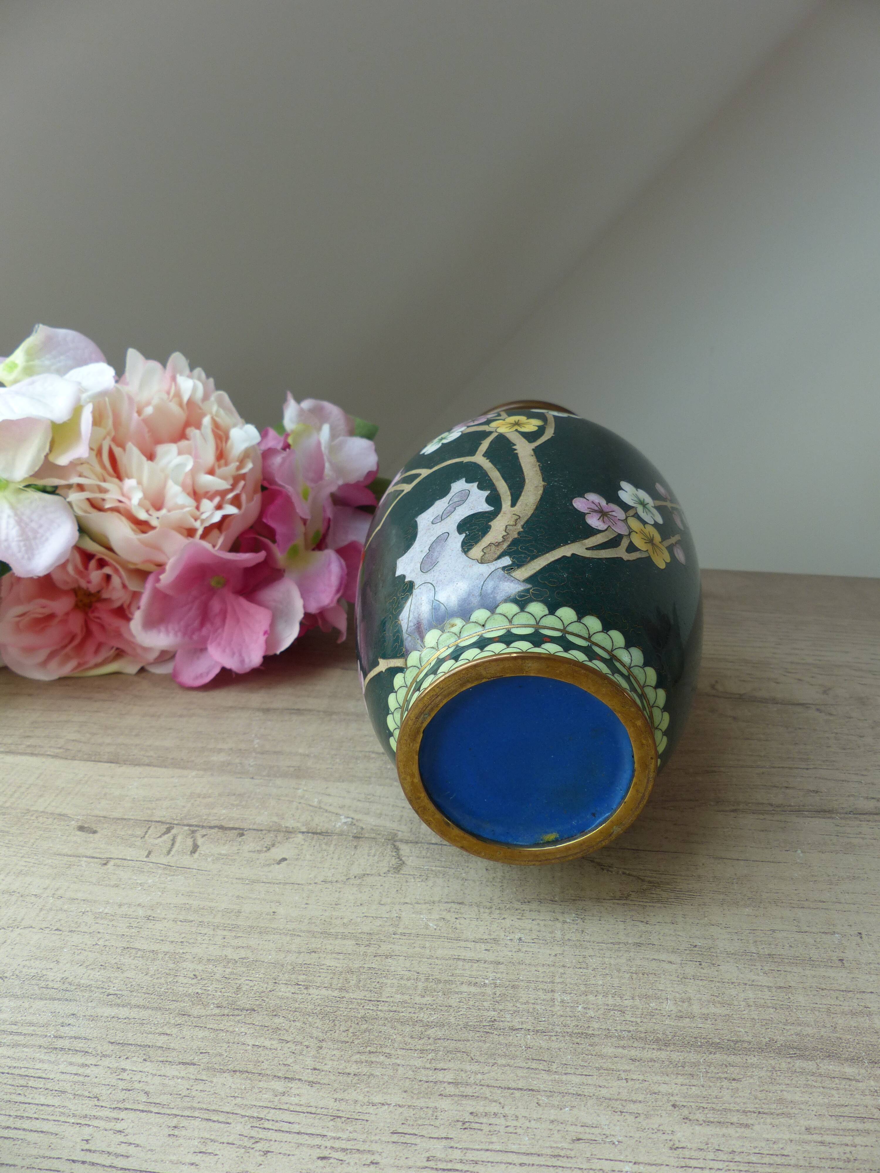 Vintage cloisonné green chinese vase with flower and bird pattern