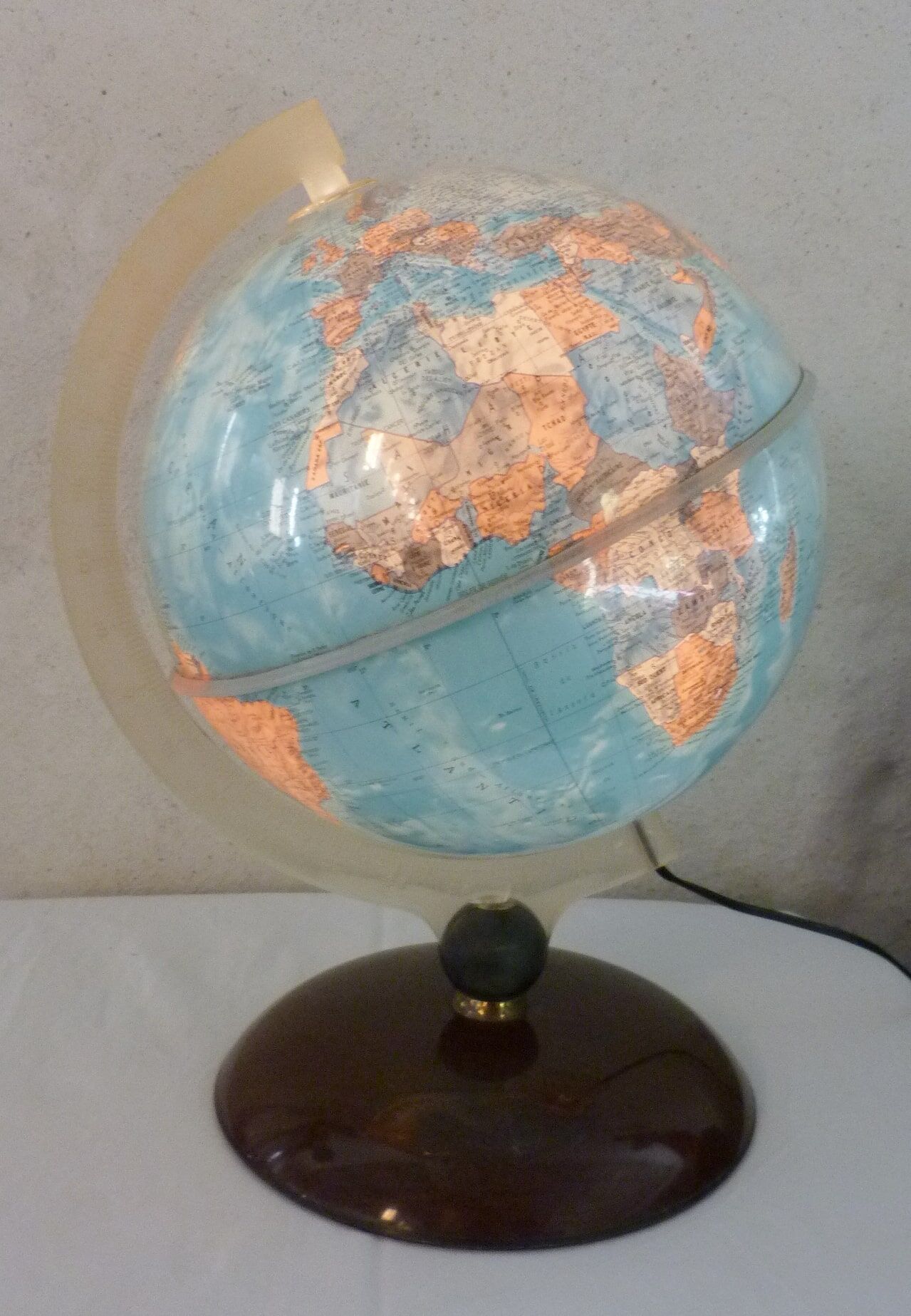 Globe terrestre lumineux