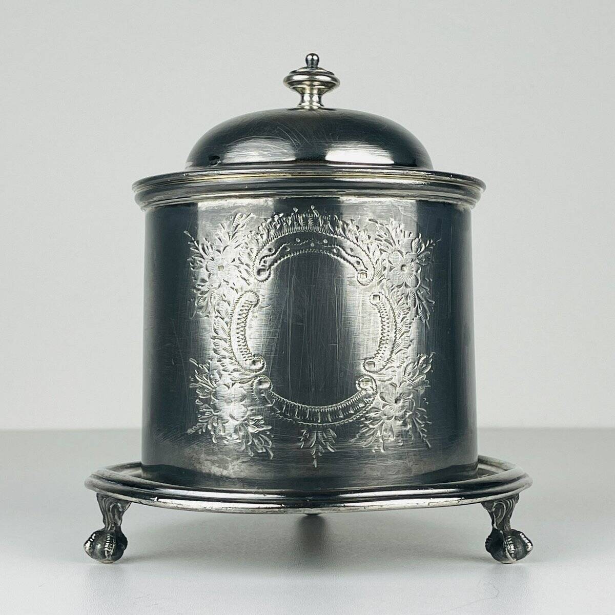Antique silver biscuit box with silver plating by James Deakin & Sons, 1890s.