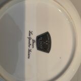 Selfish porcelain service