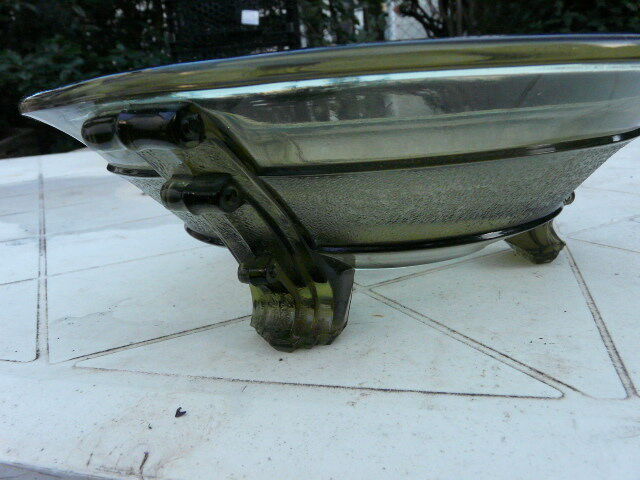 Coupe tripode art deco en verre fumé Tchécoslovaque