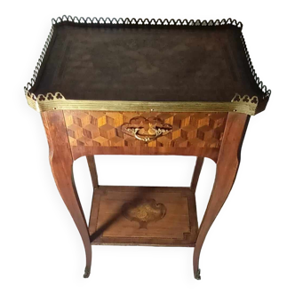 Table de chevet style Louis XVI