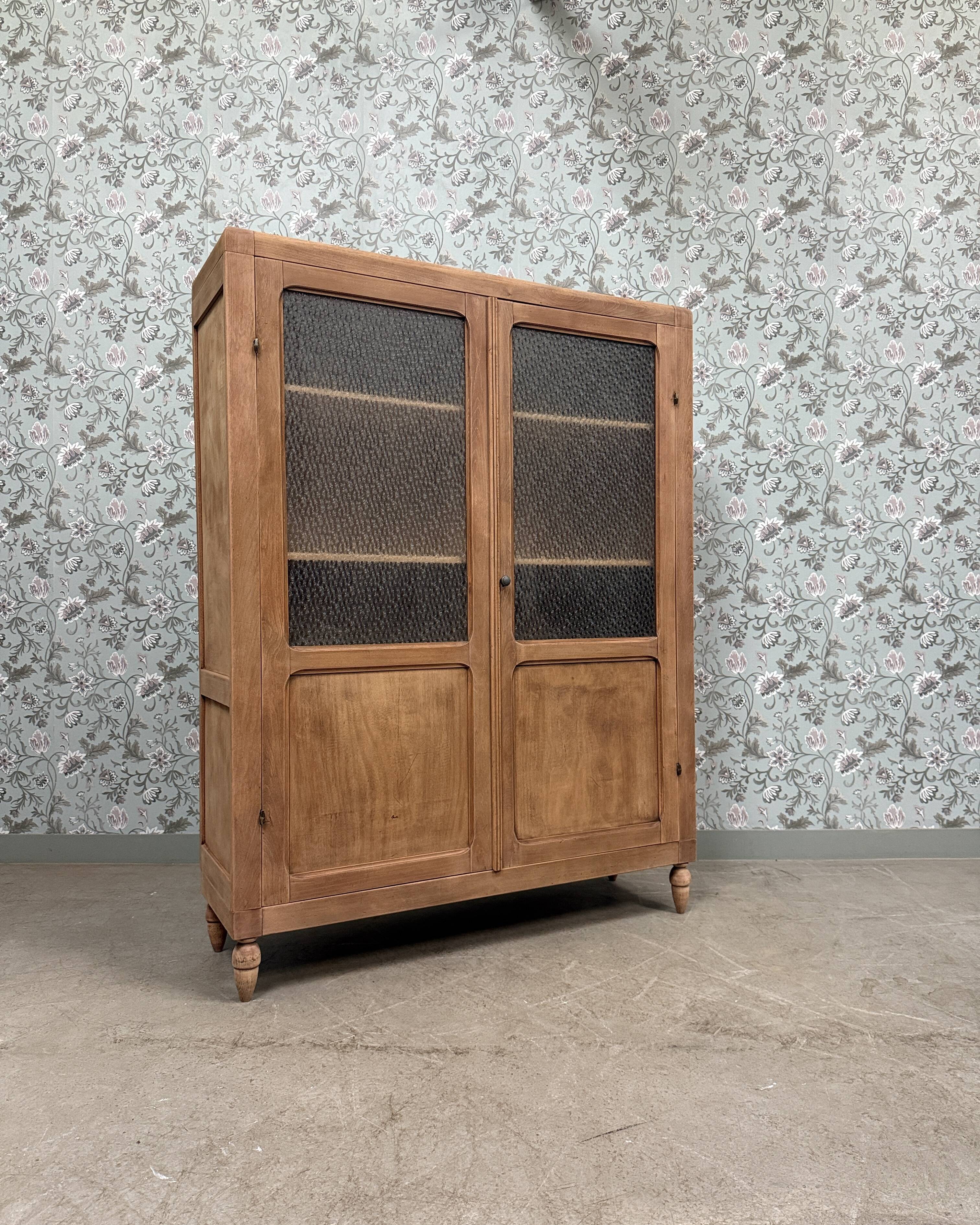 Armoire vitrée vintage (rénovée)