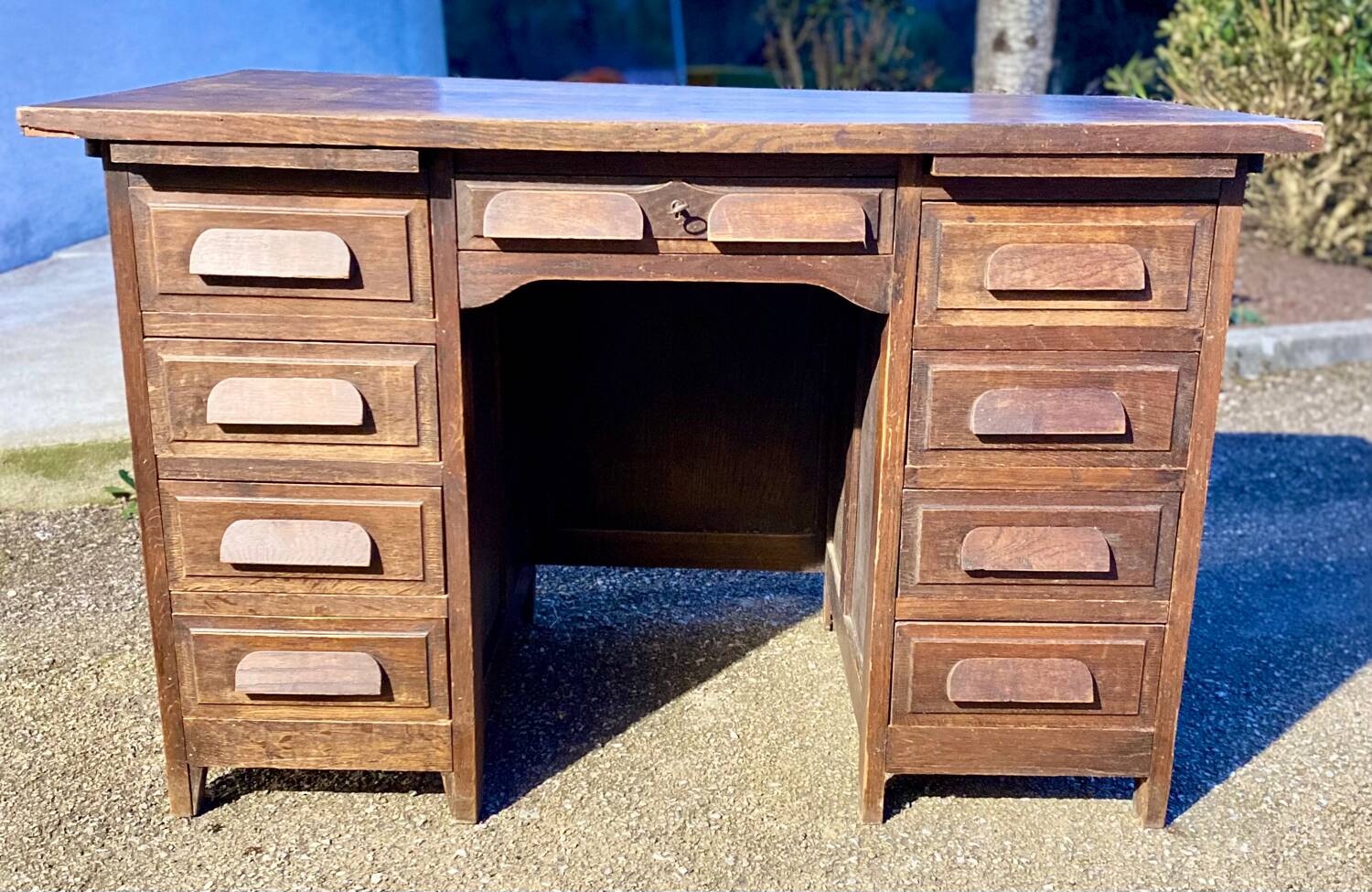 Antique American-style vintage desk with pedestal