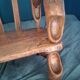 Chaise enfant en chêne sculpté. Ancien meuble breton