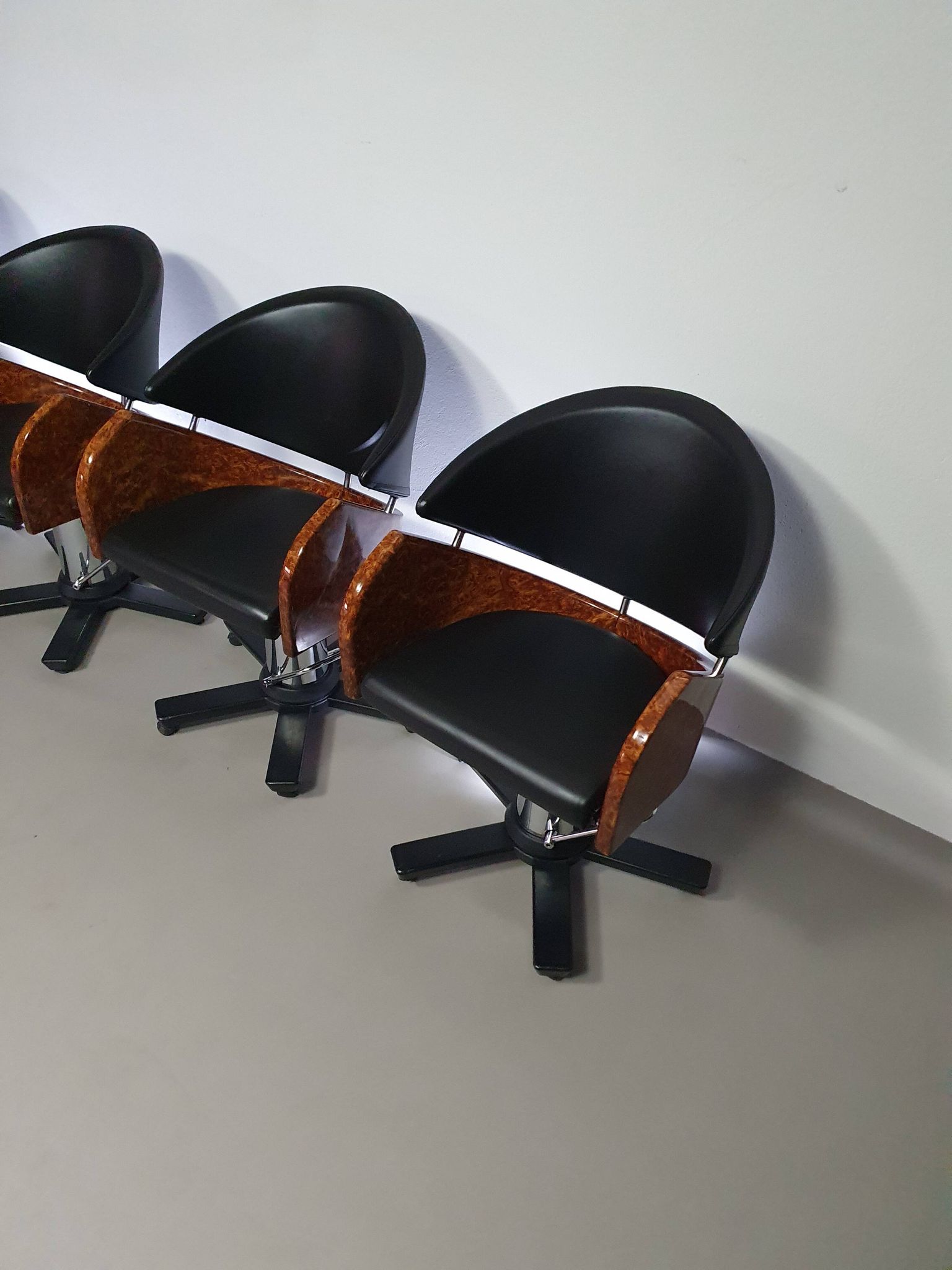 4 chaises de barbier italiennes des années 80, réglables en hauteur