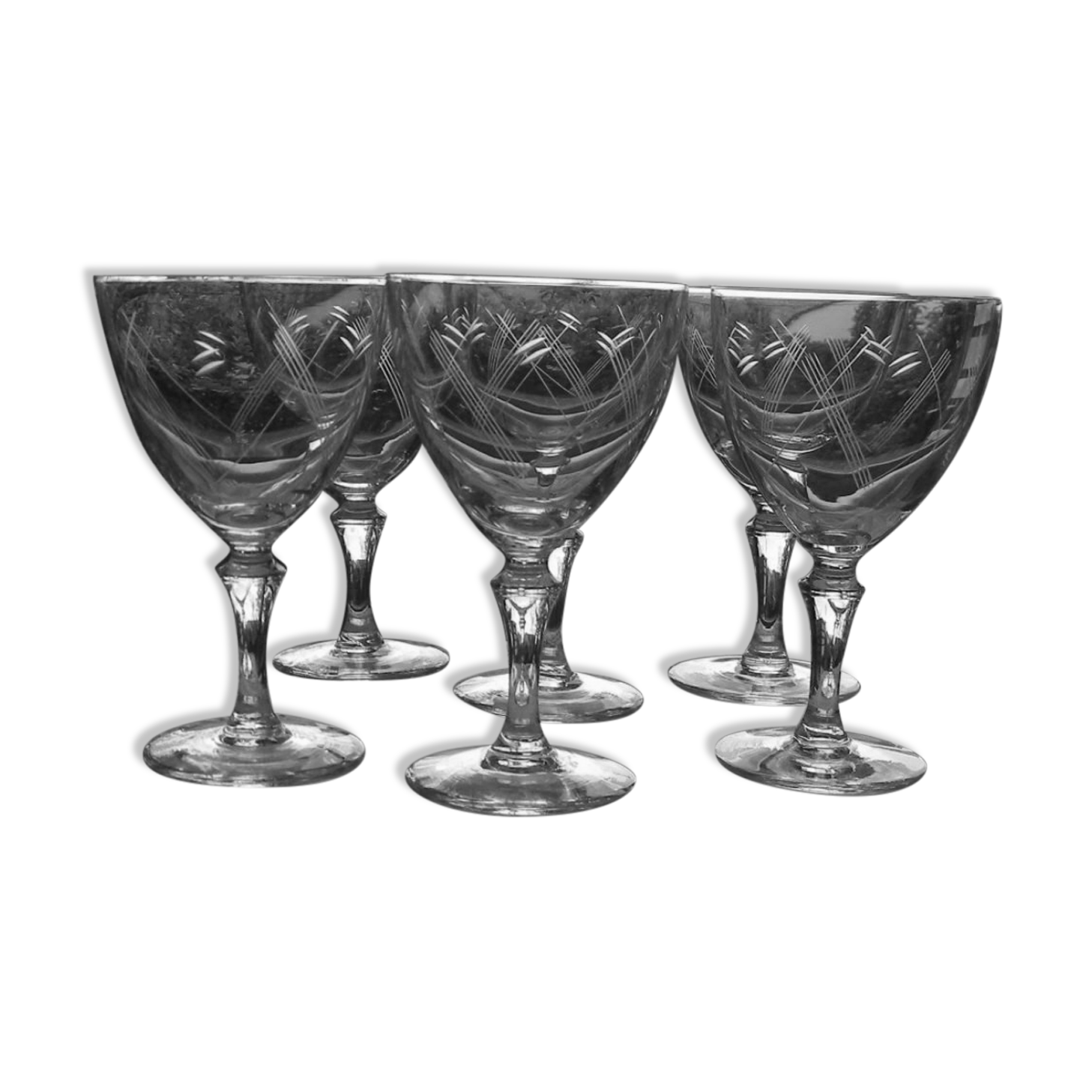 Set of wine glasses engraved glass 1950s.