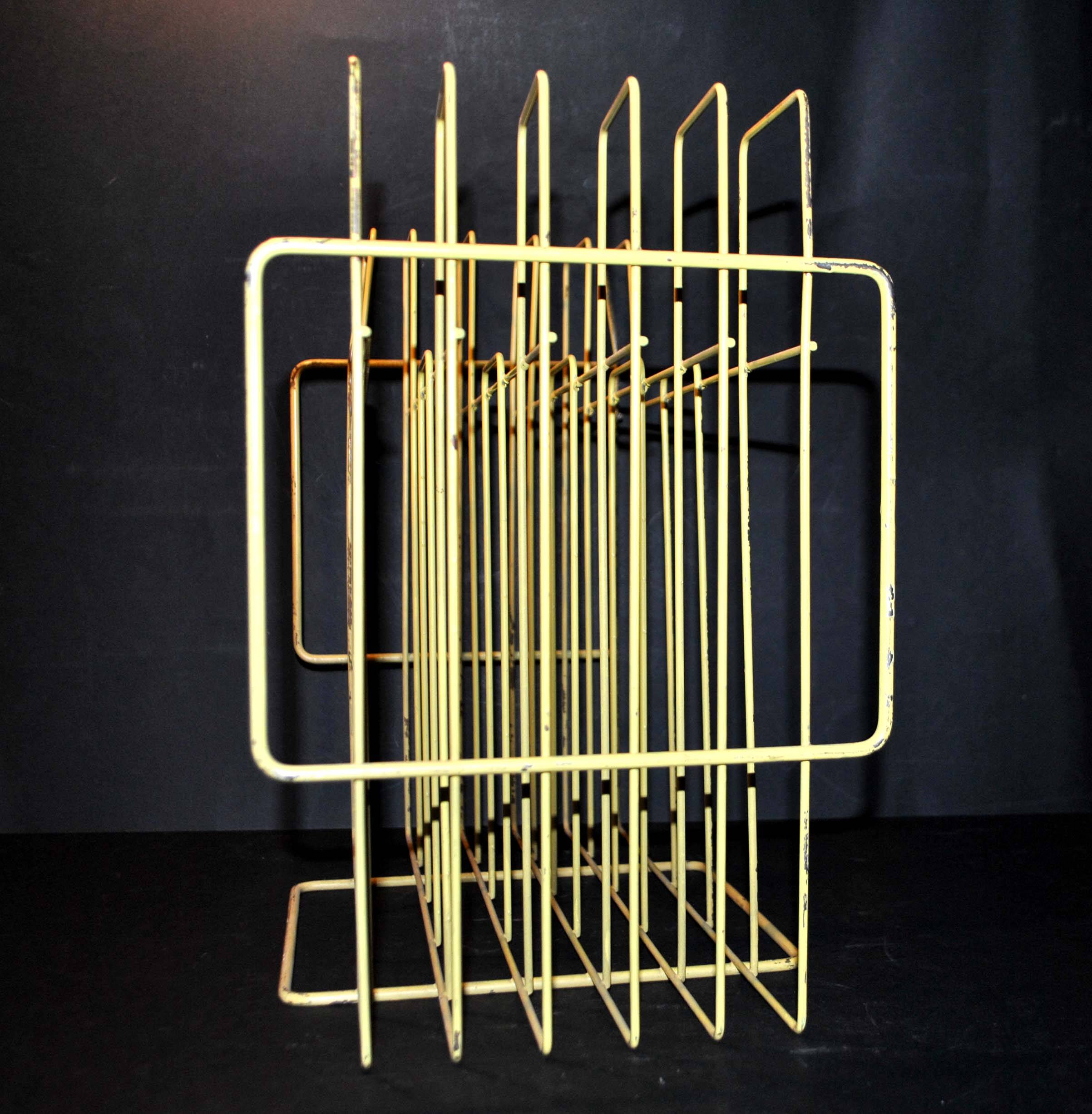Vinyl record holder / graphic design magazines in yellow metal 1960-1970
