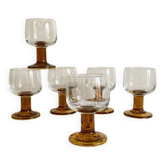 6 verres à pied anciens en verre transparent et ambré, 1970