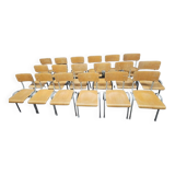 Lot 18 chaises bistrot empilable vintage 1970