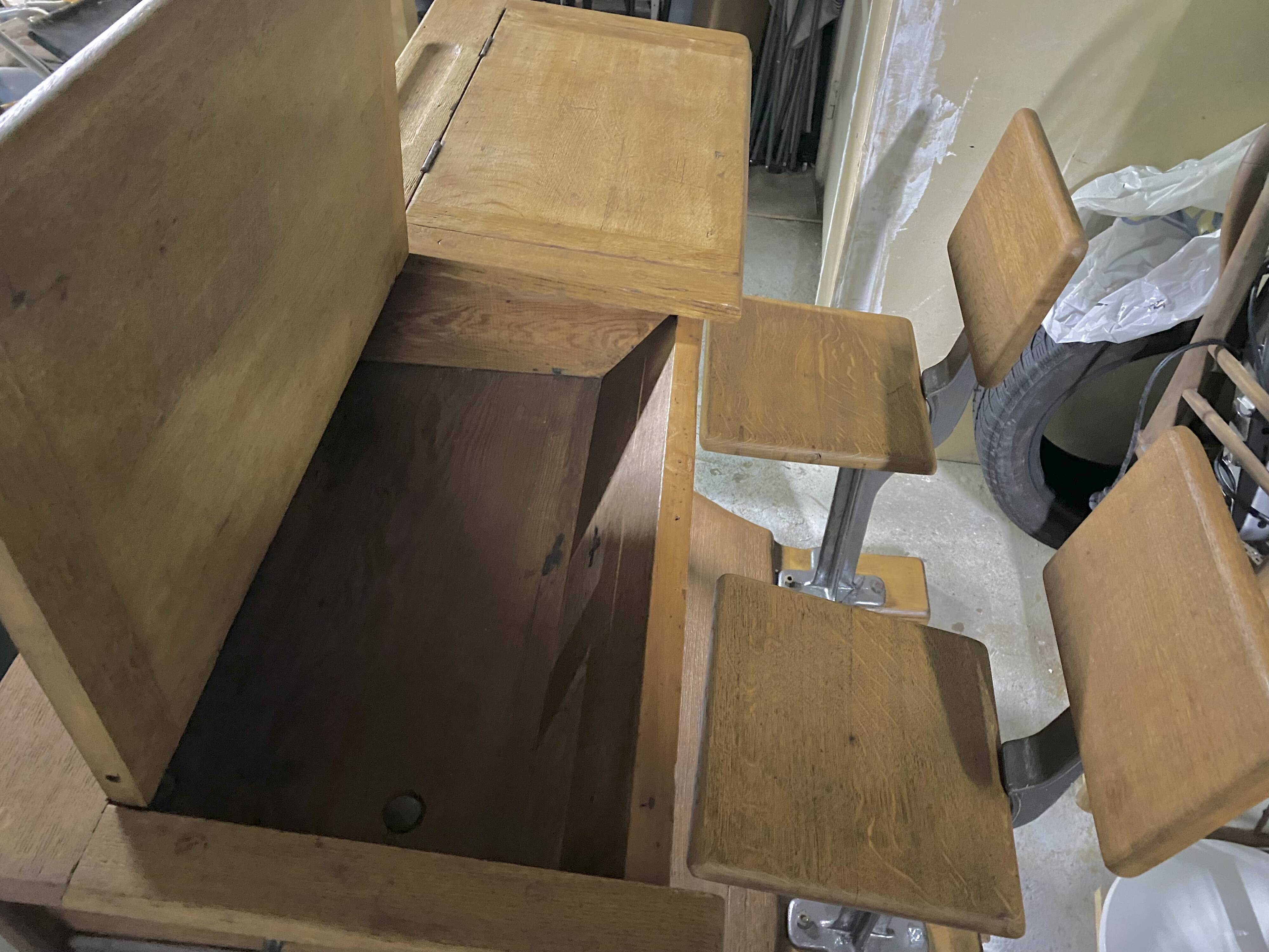 Decunsel school desk from the early 20th century, renovated and in very good condition