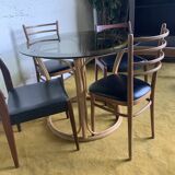 Round dining table with bamboo legs