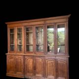 Large two-body showcase library