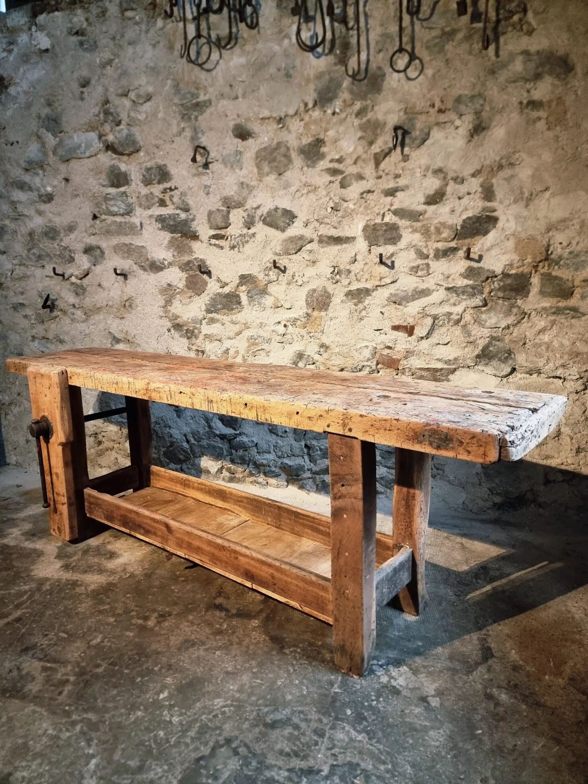 Antique French carpenter's workbench in oak and beech, circa 1900